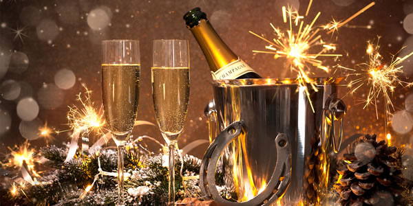 Viti i Ri dhe ‘sekretet’ që nuk i dinit/ Nga puthja në mesnatë, te personi i parë që duhet t’iu hyjë në shtëpi