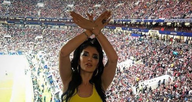 Bëri shqiponjën në Rusi, Era Istrefi: Më qortuan….