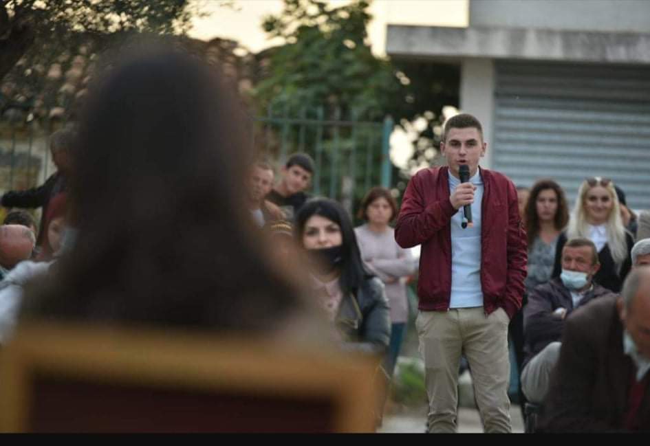 Eljon Kaja: Vetëm falë Jush, Etien!