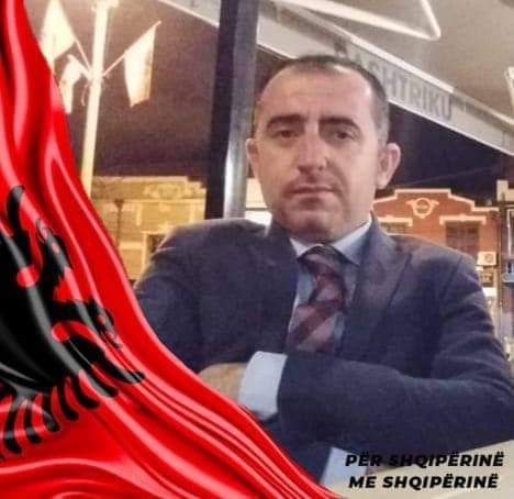 Më gjeni një kryeministër në glob që detyron pensionistët italianë të bëhen pjesë e partisë me detyrim!