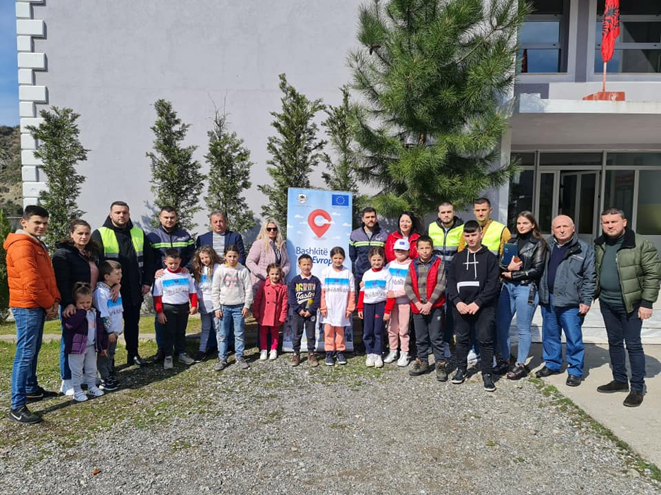 18 Marsi,”Dita Botërore e Riciklimit”, Njësia e Integrimit Europian, Vau-Dejës veprimtari sensibilizuese: Riciklimi kontribuon për një komunitet të qëndrueshëm mjedisor dhe një të ardhme më të mirë për të gjithë