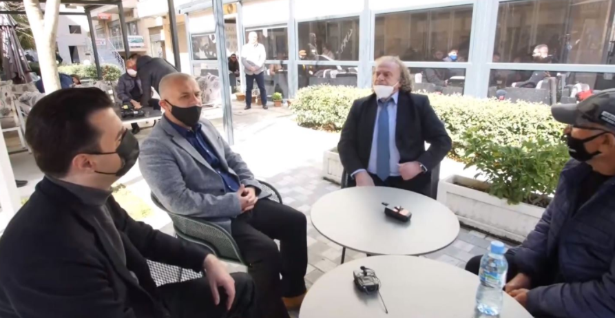 Basha me artistët në Vlorë, Bujar Asqeriu: Shqiptarët të zhgënjyer nga politika