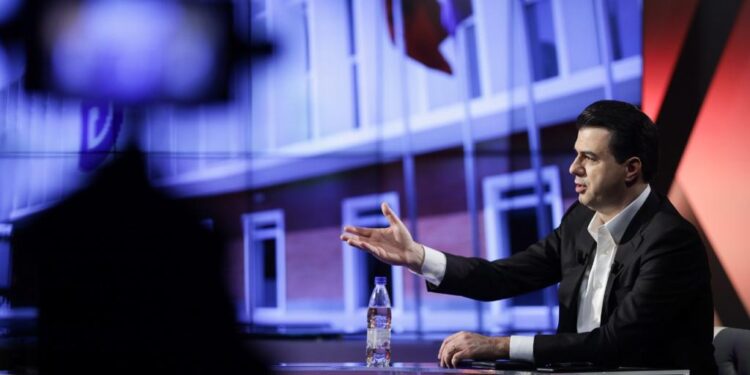 Takimi me të rinjtë/ Basha: Nga kjo ditë e ardhmja europiane ju pret
