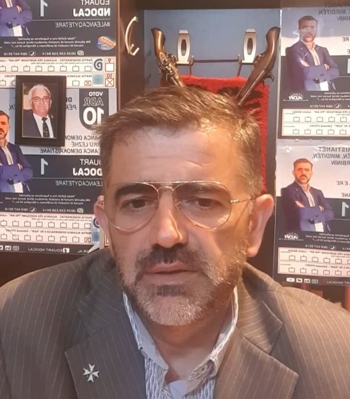 Dy ditë më parë humbi të atin, Ndocaj mesazh falënderues për miqtë e tij: Do u konsideroja të çmuar, përtej politikës!