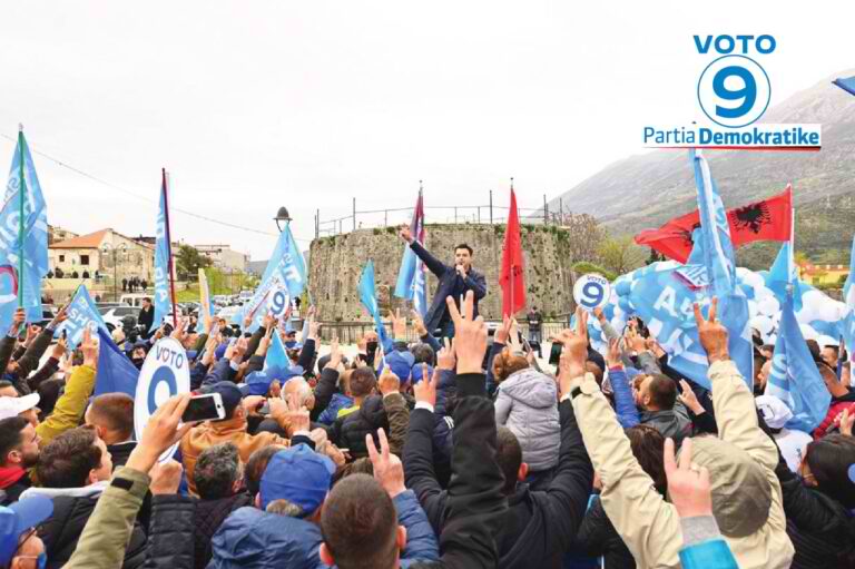 Basha pritet masivisht nga qytetarët e Tepelenës