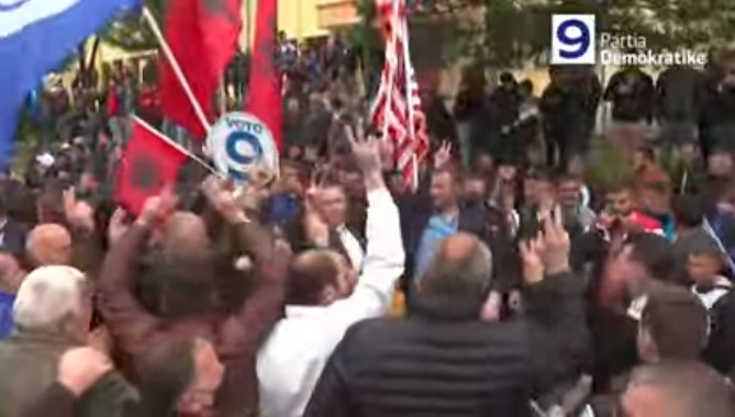 Socialisti nga Hasi-Bashës: Për 30 vjet kam votuar PS, më 25 prill votoj PD