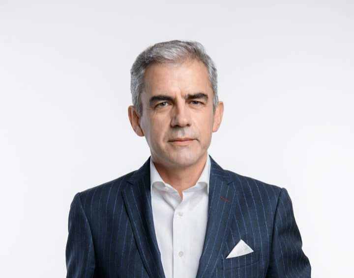 Pushteti i krimit e velinave rilindase!