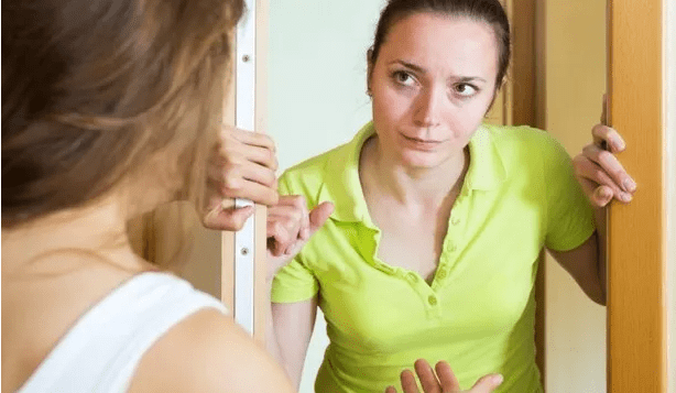 Sjellin fatkeqësi në shtëpinë tuaj, kurrë mos i jepni hua këto 5 gjëra fqinjëve