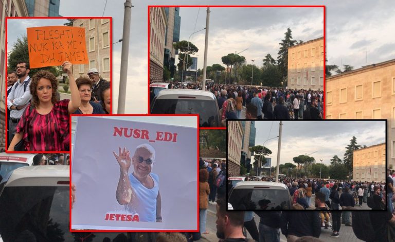 5 mijë qytetarë protestojnë kundër rritjes së çmimeve. Ja deputetët e PD në bulevard