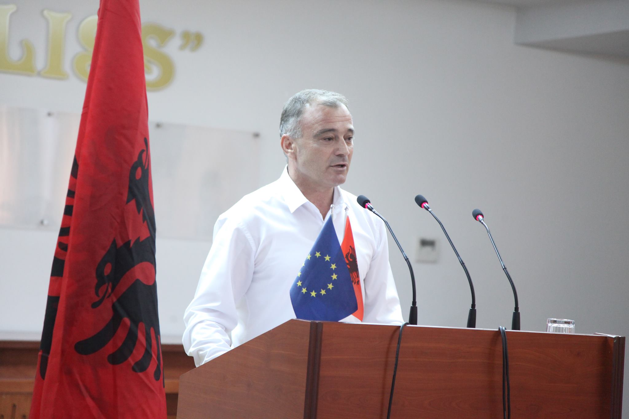 Sovraniteti  është  një imagjinatë, por asnjëherë  një realitet shqiptar!