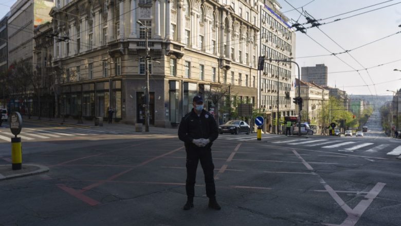 Tërmeti godet Beogradin. Qytetarët serbë në panik
