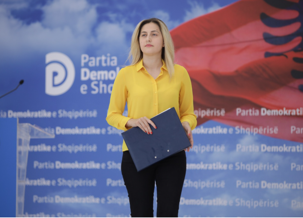 Ina Zhupa i përgjigjet Metës: Pse e mbrojte në ‘Kushtetuese’ çdekretimin e 30 Qershorit, kur ta paska kërkuar Basha?