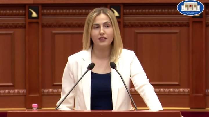 “Arsimi në ditën e tij më të keqe”,  Zhupa: Mësuesve u është mohuar prej 8 vitesh dhënia e shpërblimit, paratë shkojnë për oligarkët