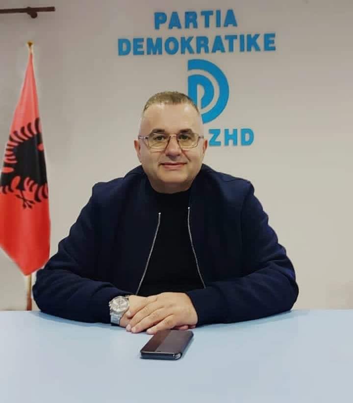 Kryetari Vreto uron shqiptarët: Rroftë 28 Nëntori 1912 dhe 1944!