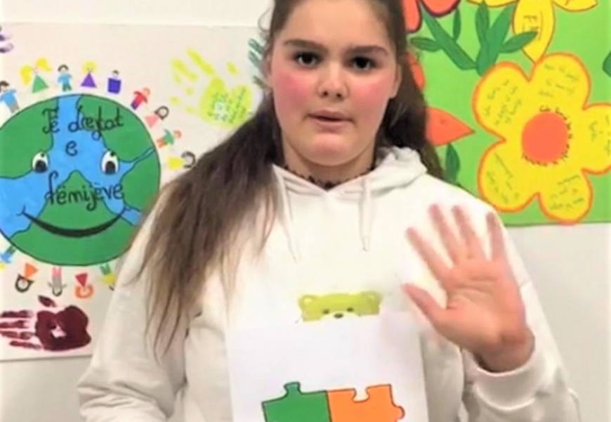 Ndërtojmë ura, shembim mure