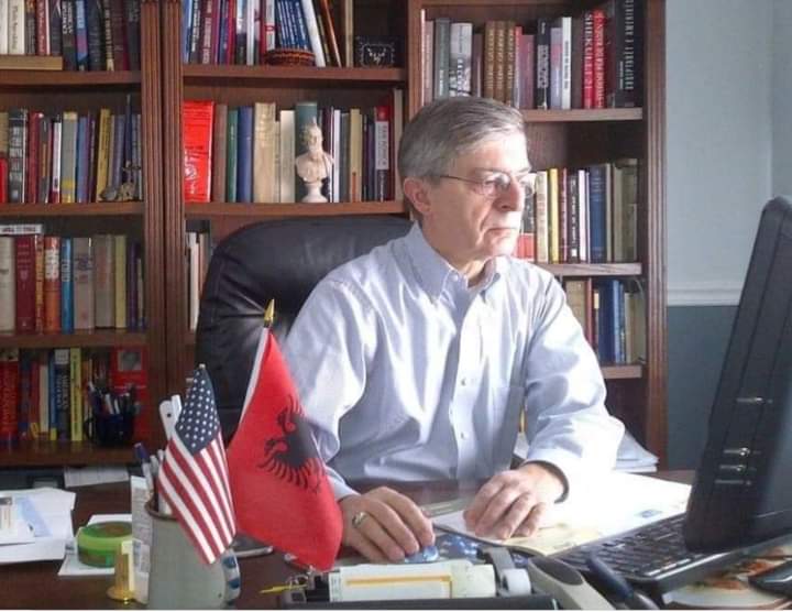 ‘Shpërthen’ Frank Shkreli: Zonja Kim, prej sot nuk je më ambasadorja ime!