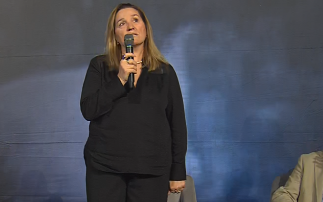 Açka: Nuk do isha shkrimtare pa lirinë dhe njerëzit që mbushnin sheshet në ’90-ën