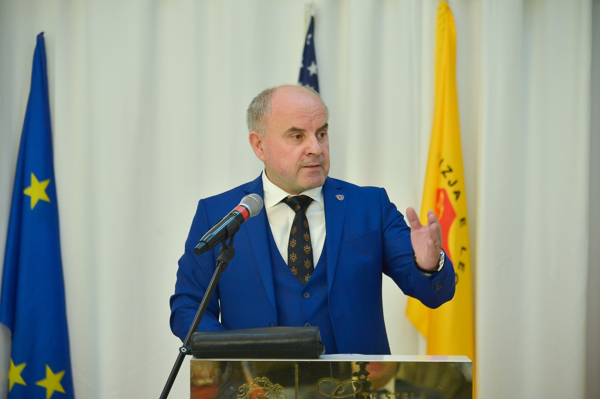 20 Shkurt 1991-Busti ra, rrënjët e komunizmit mbetën! Asgjë siç duhej, çdo gjë e rrëzikuar!