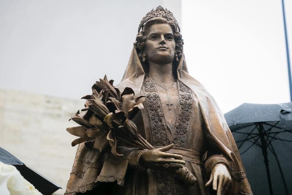 Shtatorja e Mbretëreshës Geraldinë, akt që nderon kombin, aspak e rëndësishme se çfarë thonë speciet në zhdukje!