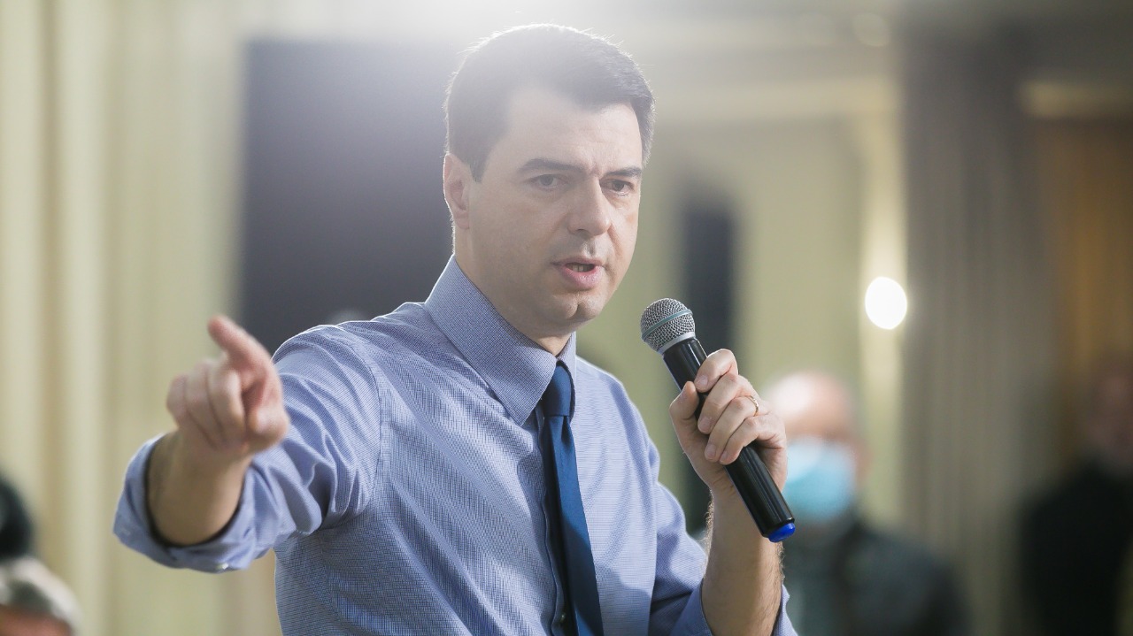 “Non-grates si bëhet vonë për demokratët. Ai ka vetëm hallin e vet!”