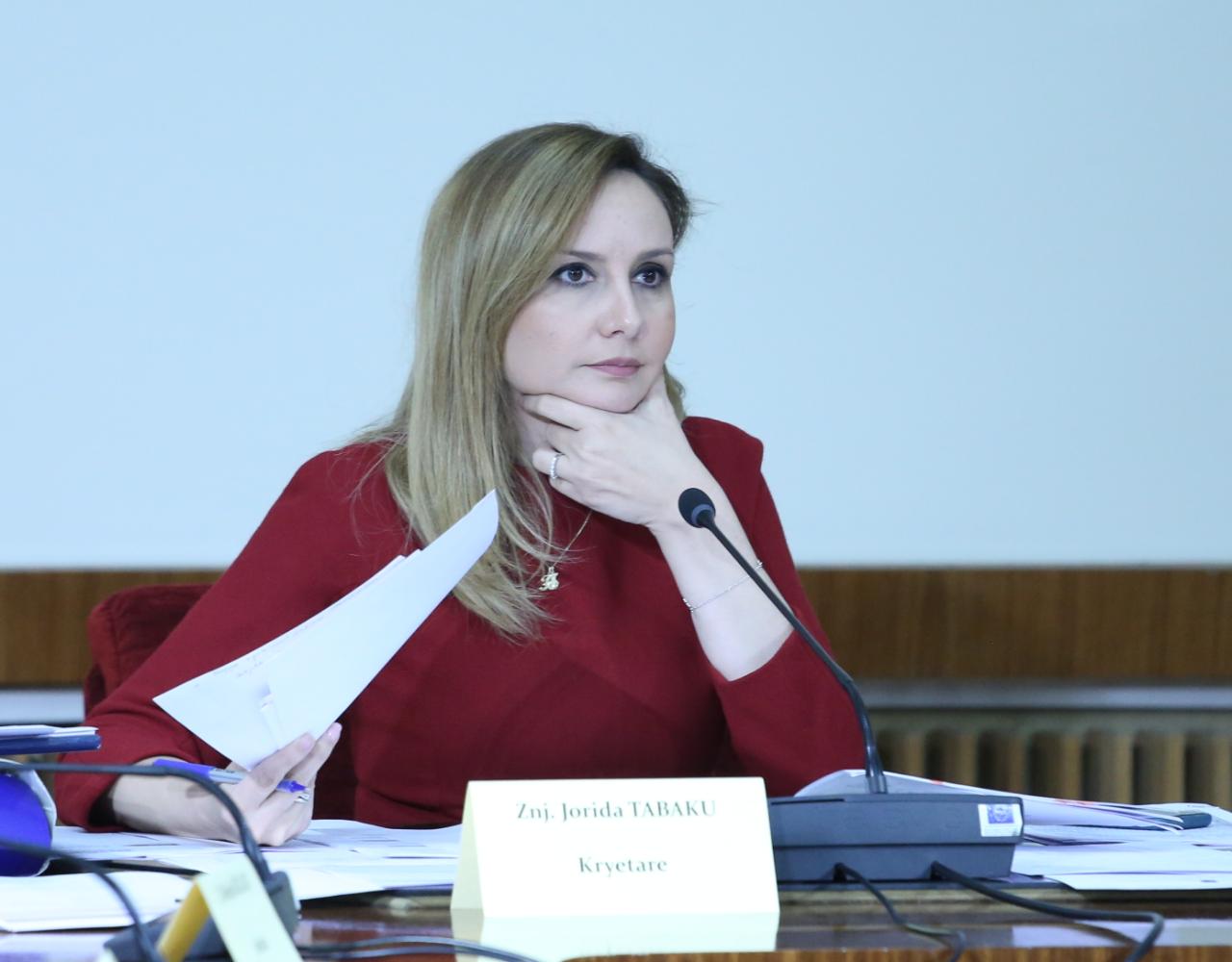 Nis pyetja e dëshmitarëve në Komisionin Hetimor për Inceneratorët, Jorida Tabaku: Objekt hetimi kompanitë