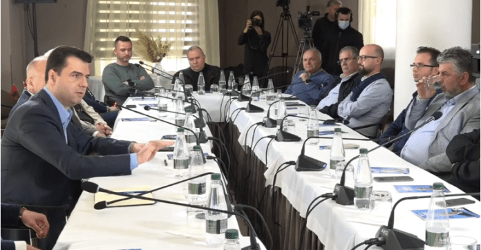 Basha për çështjen e mbetjeve në Durrës: Mbyllën landfillin e Durrësit, për të kaluar 10 milion euro të taksave të durrsakëve në të ashtuquajturin Inceneratorin e Tiranës që në fakt është landfili i Tiranës