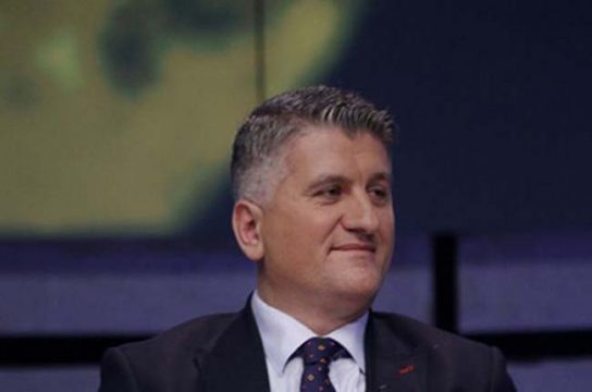 Letër e shkurtër për lëvduesit kronikë të Edi Ramës