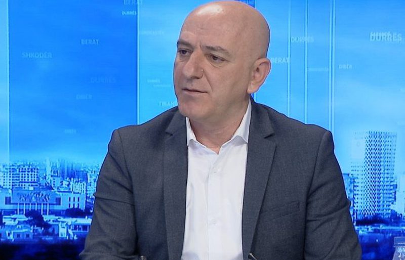 Roland Bejko: Do të ishte e pamoralshme që deputetët që dhanë dorëheqjen t’i bashkohen Berishës