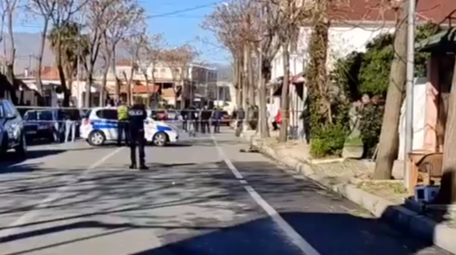 Ndodhej në lokalin pranë shtëpisë, detaje nga vrasja në Shkodër, viktima u qëllua me breshëri nga një automjet në lëvizje