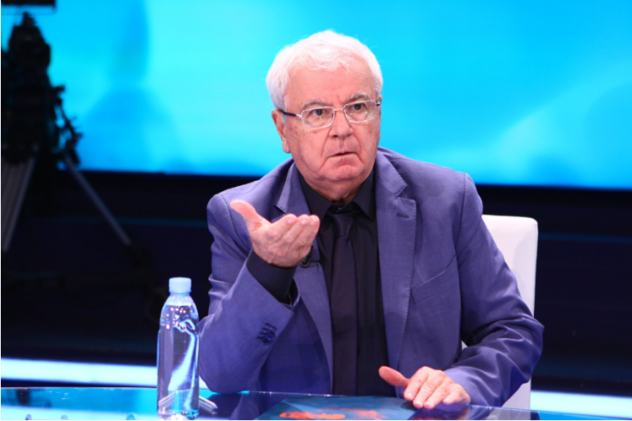 “Amerika po tallet me Saliun”, vizita e ish-sekretarit të SHBA në Shqipëri, Ngjela: Kush i ka mbledhur provat për Berishën, Pompeo apo Soros?
