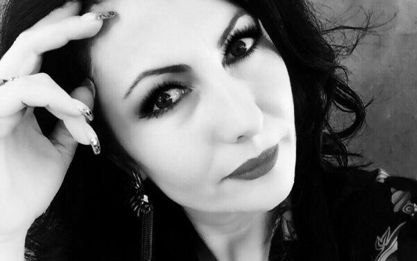 Mimoza Rexhvelaj: Jetojmë në kohë djajsh!