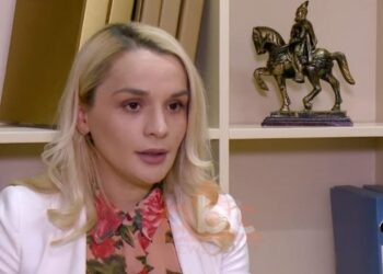 Dedektivja ngel pa fjal.Erdhi një zonjë kërkoi të ndiqnim burrin, por ja me ke e tradhetonte ai