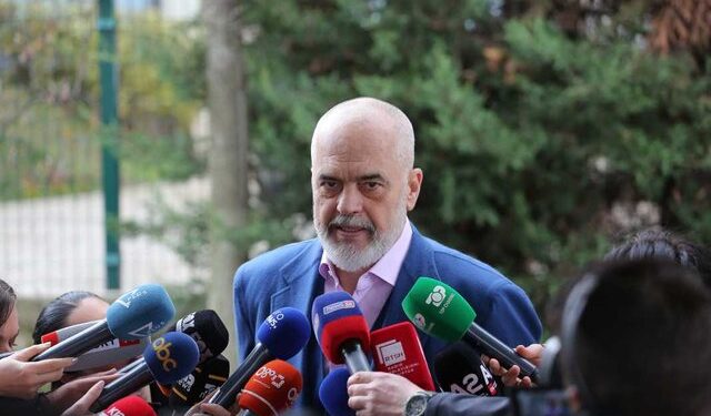 Rama mbledh të shtunën në Shkodër, kryebashkiakët dhe qeverinë