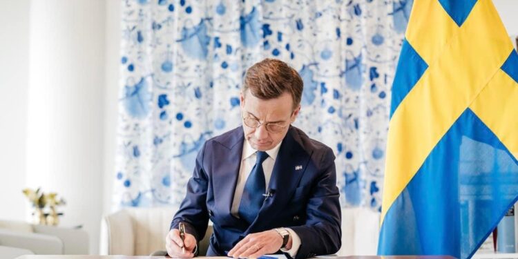 Suedia hyn zyrtarisht në NATO