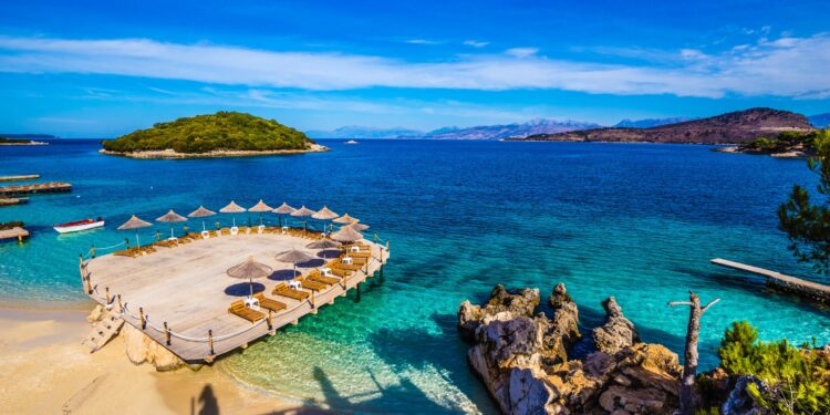 Revista britanike “Express”: Pranvera, koha e përkryer për të kaluar pushimet në Shqipëri