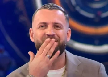 Luiz Ejlli ka një përgjigje për ndjekësit që e quajtën “mendjemadh”