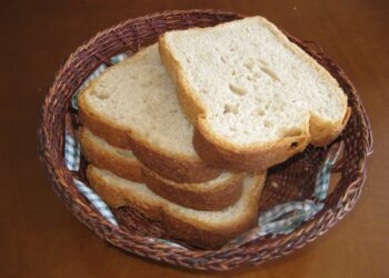 Ja sa feta bukë është e nevojshme të konsumoni në ditë për një organizëm të shëndetshëm