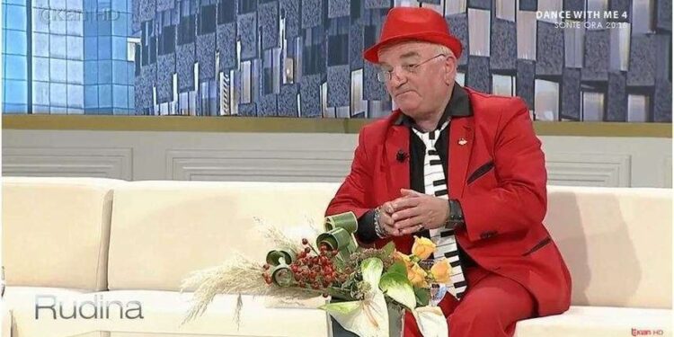 Njihuni me burrin që VISHET më bukur! Profesori nga Elbasani: Dua të mbahem mend gjatë për kostumet, unë dhe Rama kemi kaq shumë…