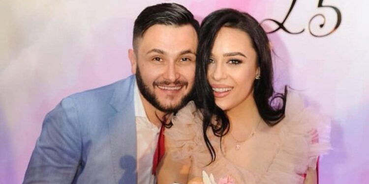 Nuk janë divorcuar?! Bes Kallaku KONFIRMOI ndarjen nga Xhensila, REAGIMI i këngëtares bën lëmsh rrjetin (FOTO)