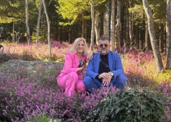 “Gëzuar ditëlindjen gruas më të mrekullueshme”, mesazhi pikant i kaubojsit për bashkëshorten e tij me rastin e datëlindjes
