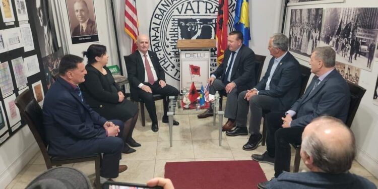 Gjeneral Piro Ahmetaj: “VATRA, 112 vjet dielli i shenjtëruar i Shqiptarisë në ShBA”!