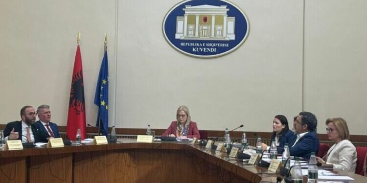 Rrëzohet kërkesa e Bardhit, PS voton pro ngritjes së komisionit për “Dezinformimin”