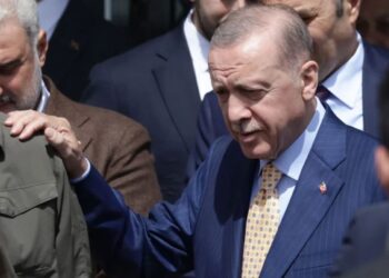 “Humbje e trefishtë e Erdogan në zgjedhjet lokale”, “Reuters”: Turqit e ndëshkuan!