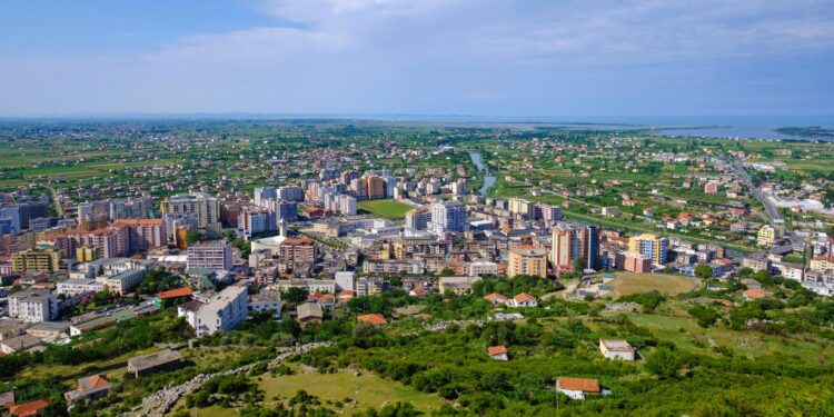 Turistët pensionistë kërkojnë shtëpi në Lezhë!