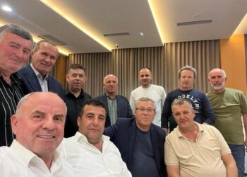 Legalistët takime organizative në disa qarqe/ Axhami: Përzgjedhja e individëve me integritet