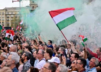 Hungarezëve u soset durimi, mijëra qytetarë zbarkojnë në rrugët e Budapestit, kërkohet dorëheqja e Viktor Orban