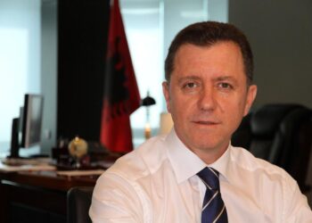 Nga Denada Dapellari: Mjekët tanë jo vetëm heronj, por dhe krenari kombëtare! (Një mirënjohje modeste për doktor Arben Beqirin).