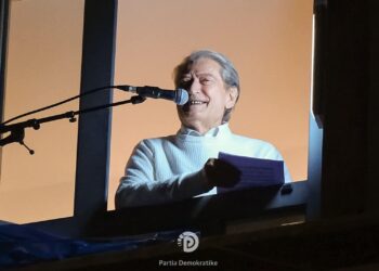 Berisha: Të gjithë të martën në ora 16:30 te bashkia e Tiranës që ta pastrojmë nga hajnat dhe fundërrinat!