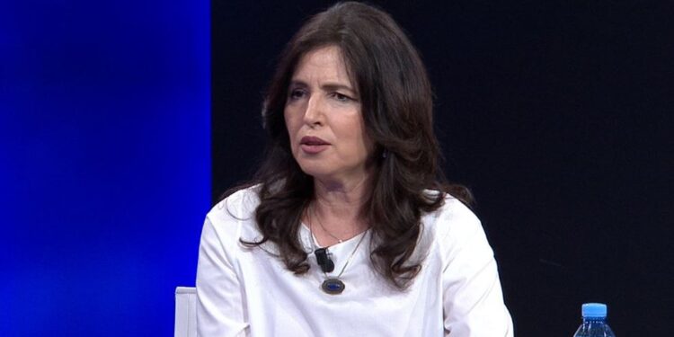 “SPAK-u është krijuar pikërisht për shkakun e korrupsionit në vend”/ Karabina: PD qëndron në anën e njerëzve përballë të korruptuarëve