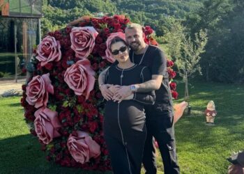 VJEN LAJMI I SHUMËPRITUR! Luizi dhe Kiara bëhen PRINDËR për herë të parë, këngëtari publikon FOTON e ËMBËL